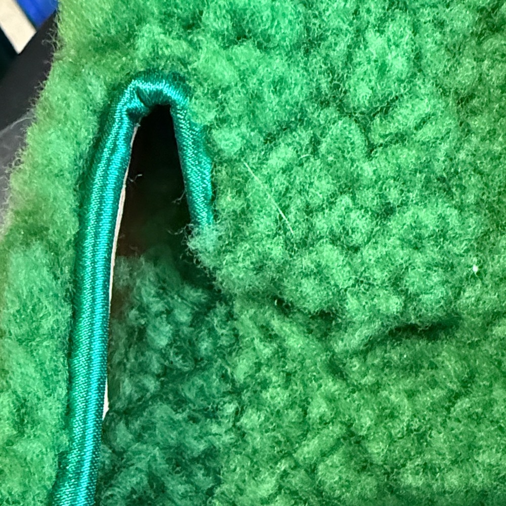 UGG Women size 38 Green Fuzzy Slippers. Rare. Imported. Unworn - Picture 8 of 13